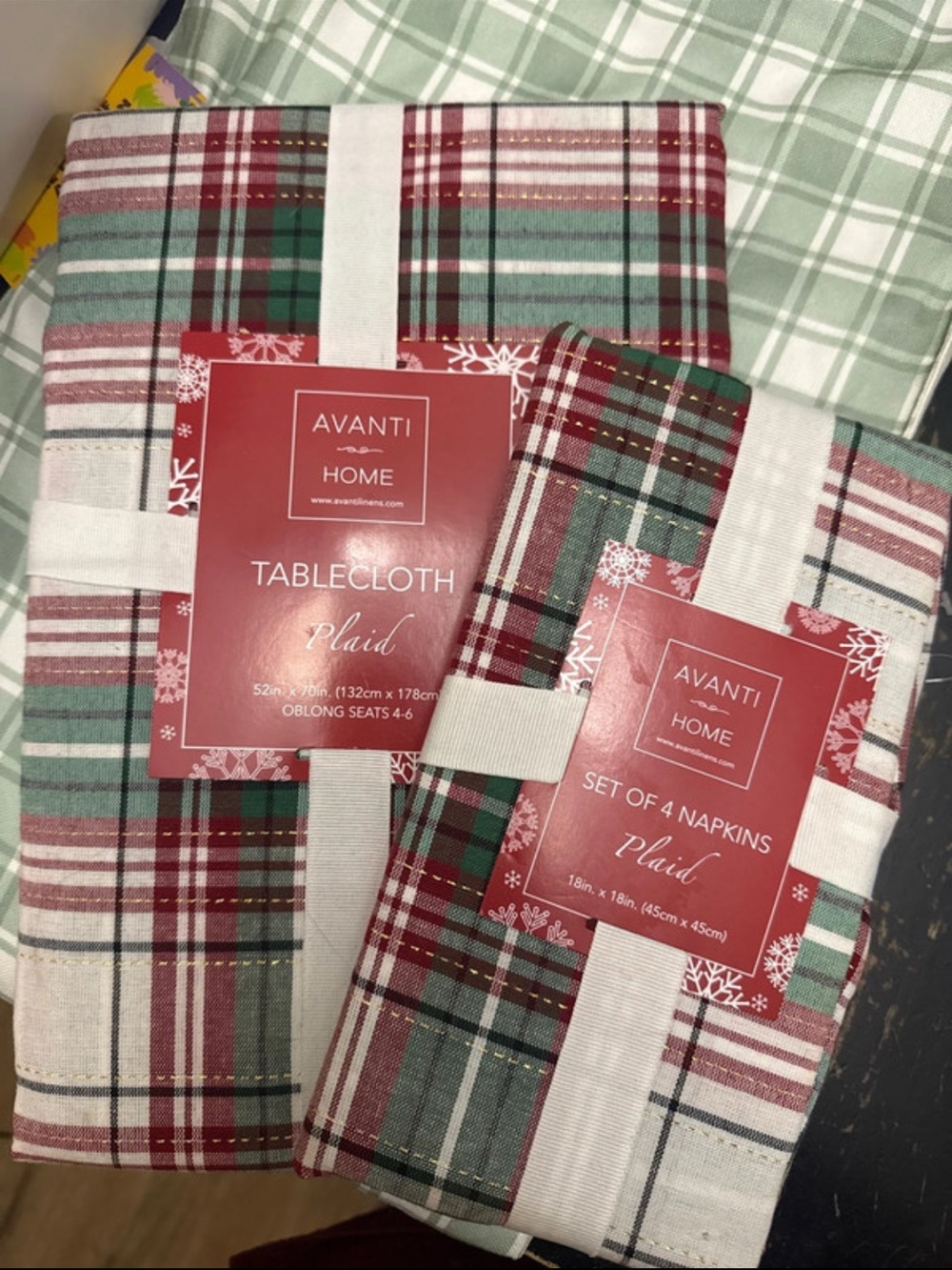 Avanti Plaid Tablecloth & Napkin Set - Red, Green, White